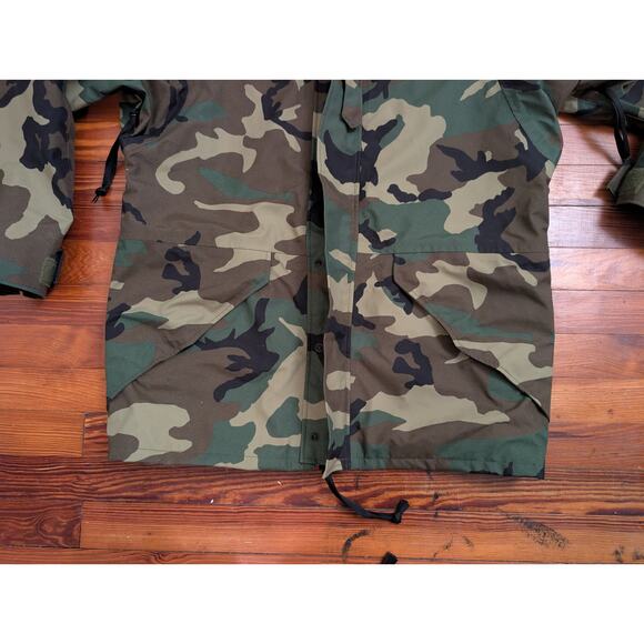 US Army ECWCS GorTex Parka Jacket Mens Medium Regular Woodland Camo Hooded - Picture 5 of 8